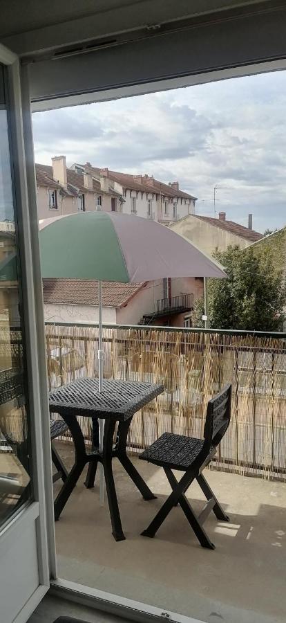 Appartement Avec Balcon Et Parking Prive Roanne Exterior photo